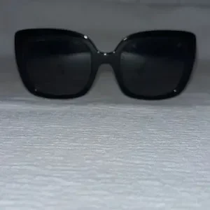EUC Womens Burberry Caroll Sunglasses Sunglasses Burberry BE4323 Caroll | Free Shipping | Glasses.com® main image 3